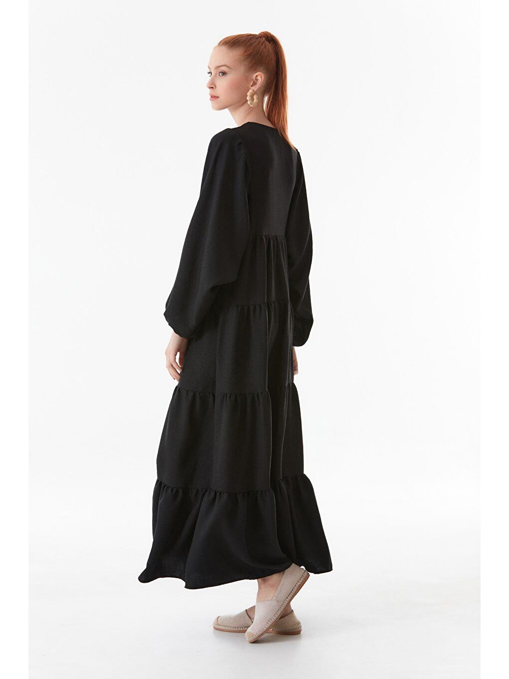 Siyah Yakası Bağlamalı V Yaka Elbise-3