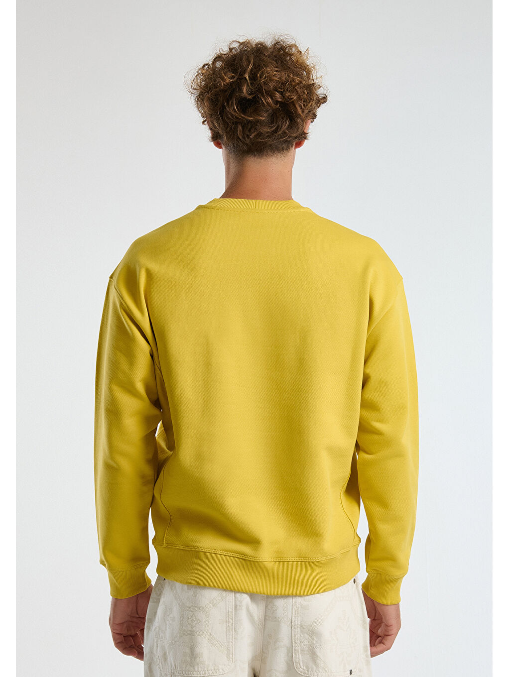 Erkek Sarı Pamuk Karışımlı Önü Yazı Baskılı Relax Fit Sweatshirt-1