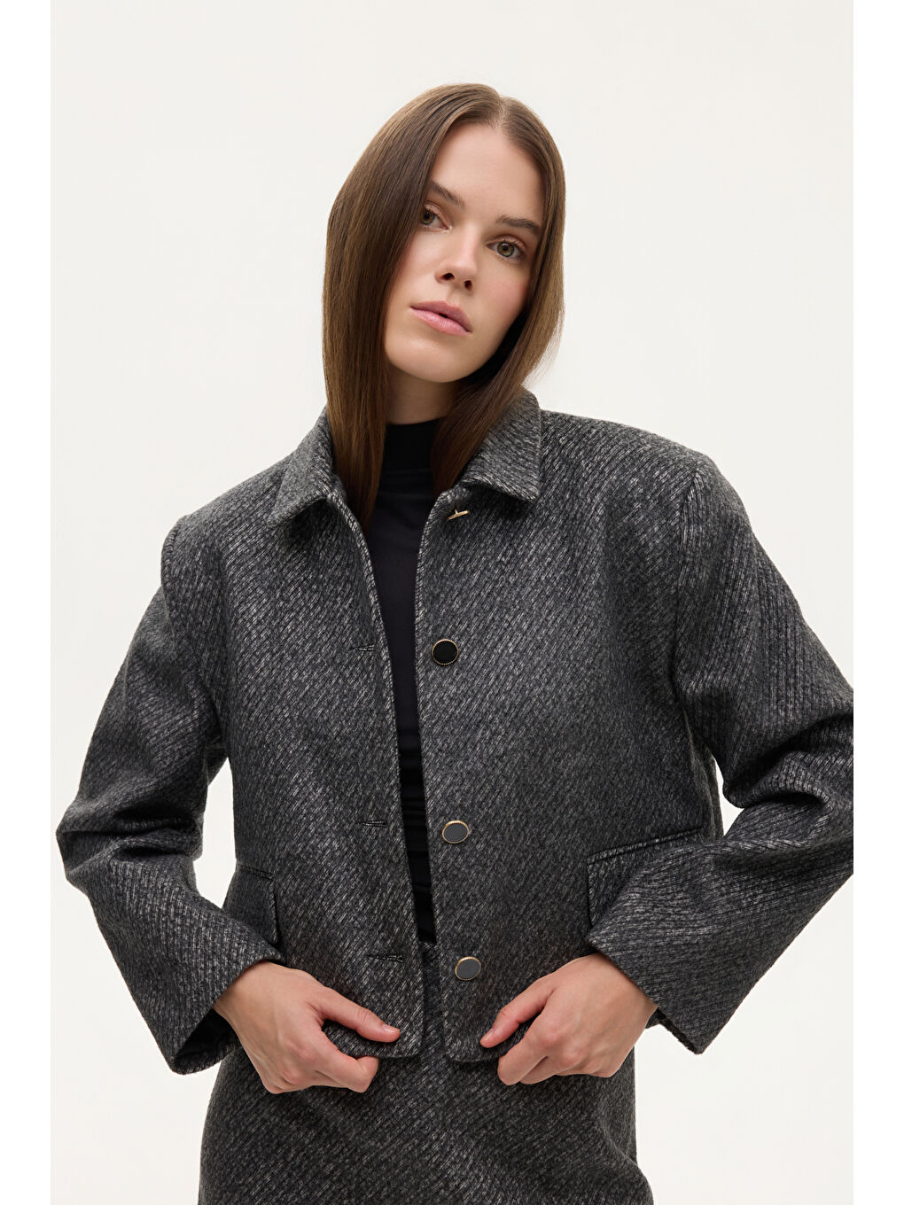 Dokulu Kapak Cepli Düğmeli Ceket Siyah