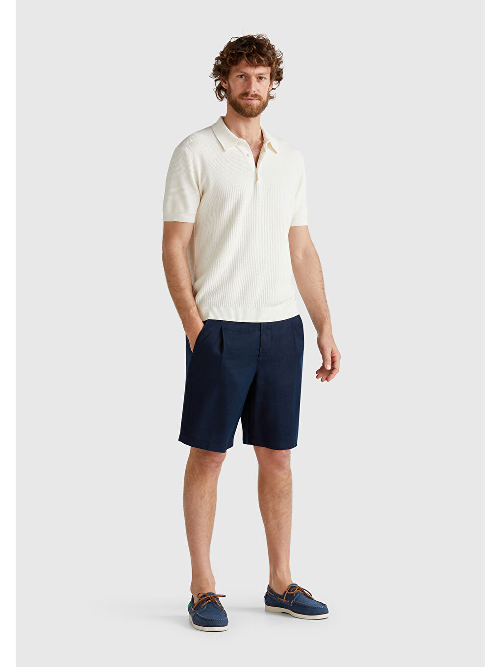 Erkek Lacivert %100 Keten Büzgü İpli Düğmeli Pile Detaylı Bermuda Şort-4