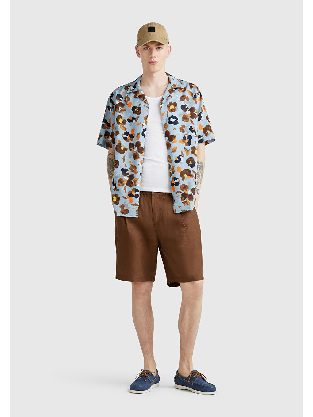 Erkek Kahverengi %100 Keten Büzgü İpli Düğmeli Pile Detaylı Bermuda Şort-4