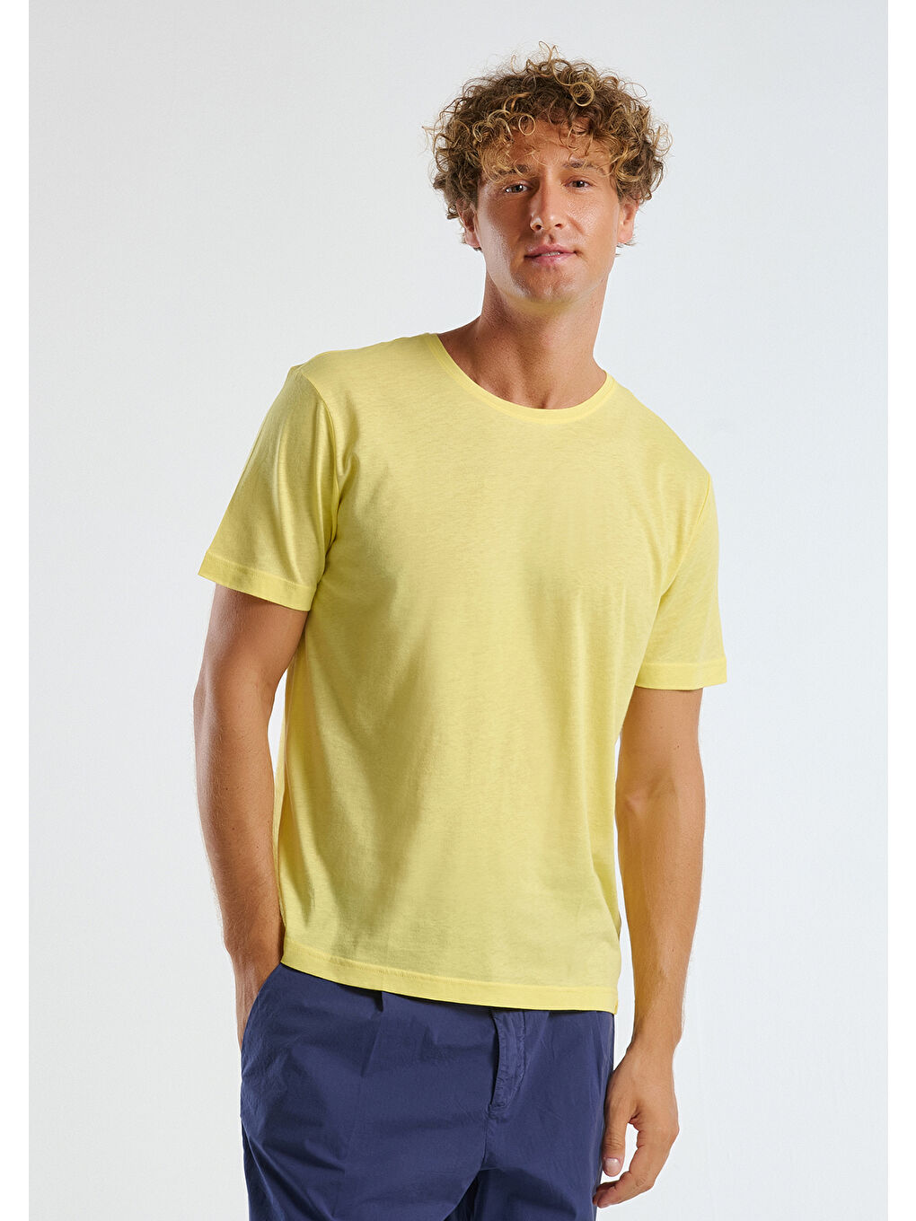 Erkek Sarı %100 Pamuk Bisiklet Yaka T-Shirt