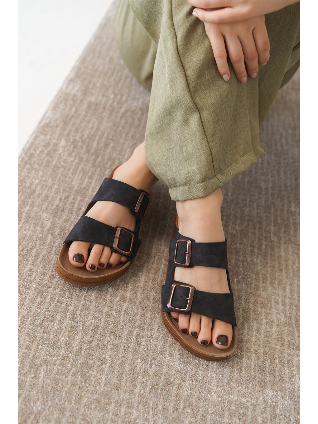 Siyah Arizona Günlük Ortopedik Unisex Tokalı Terlik-1