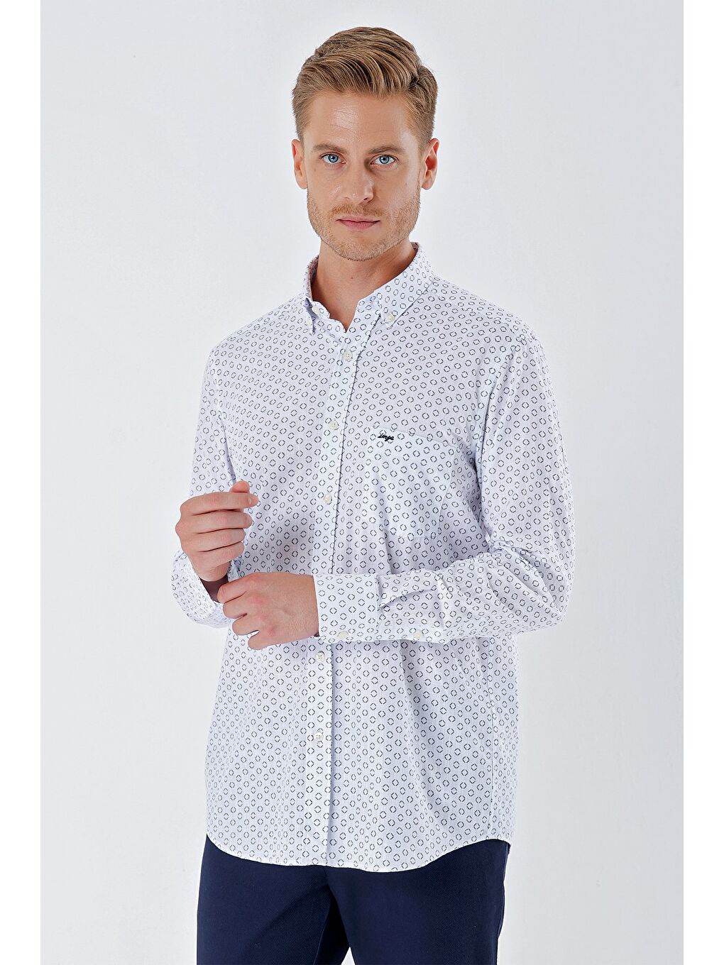 Beyaz Uzun Kollu Baskılıcepli %100 Pamuk Casual Comfort Fit Rahat Kesim Gömlek 1004230225-2