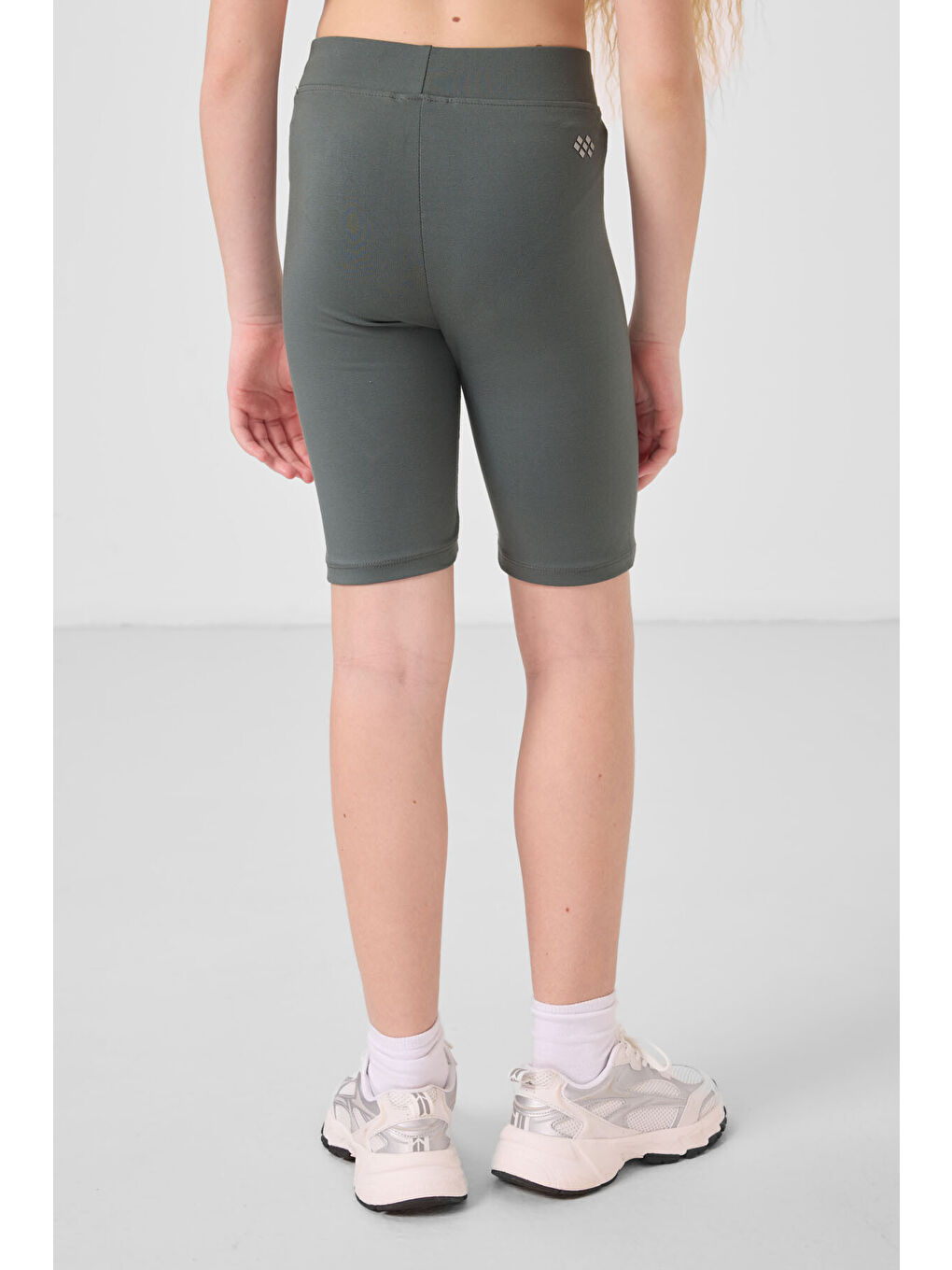 Haki Pamuklu Kısa Paça Standart Fit Basic Kız Çocuk Tayt - 75188-4