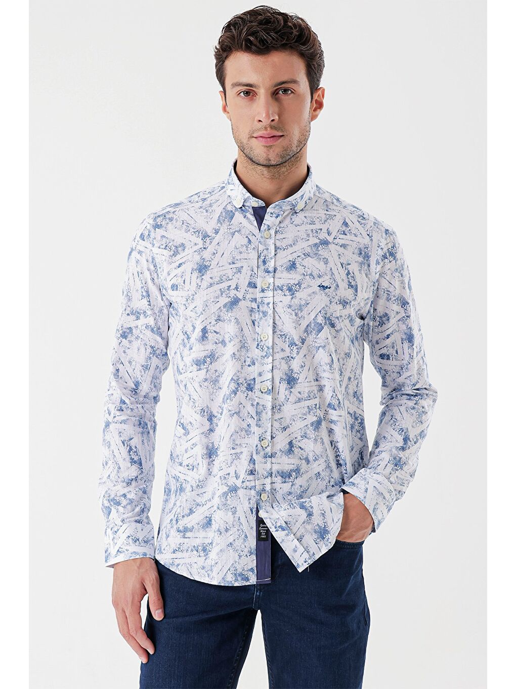 Beyaz Uzun Kollu Baskılı Bez Ayağı Cepsiz Garnili Klasik Slim Fit Dar Kesim Gömlek 1004230229-2