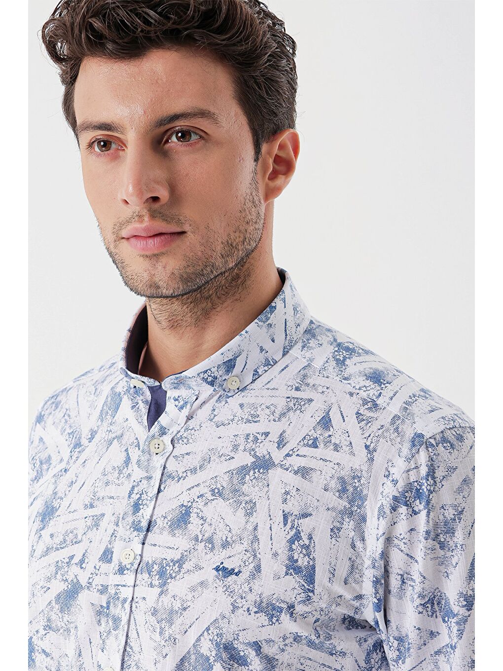 Beyaz Uzun Kollu Baskılı Bez Ayağı Cepsiz Garnili Klasik Slim Fit Dar Kesim Gömlek 1004230229-3