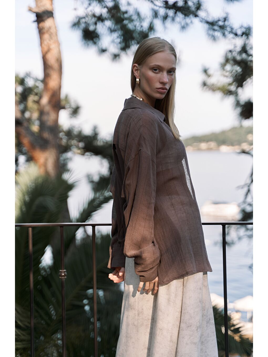 Kahverengi Calynn Sırt Dekolteli Çizgili Kahve Keten Gömlek-2