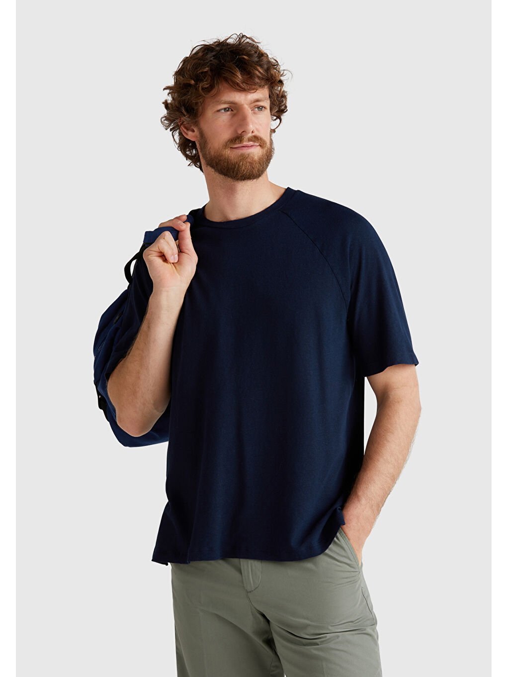 Erkek Lacivert Pamuk ve Keten Karışımlı Reglan Kol Relax Fit T-Shirt