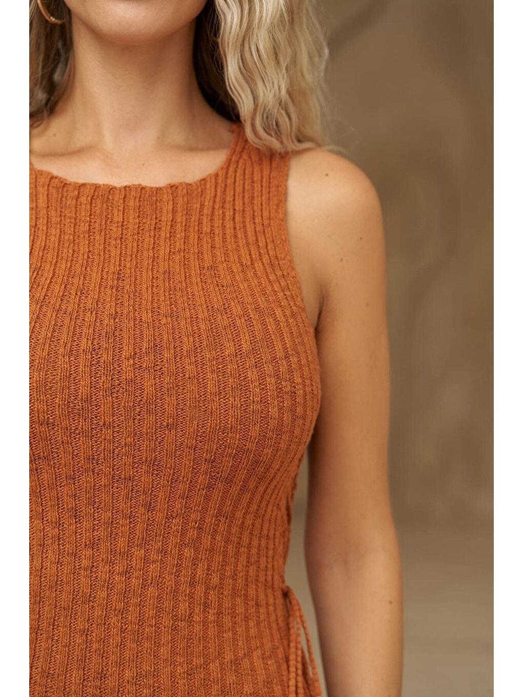 Kahverengi Lima Yan Dekolteli Tarçın Mini Triko Elbise-5