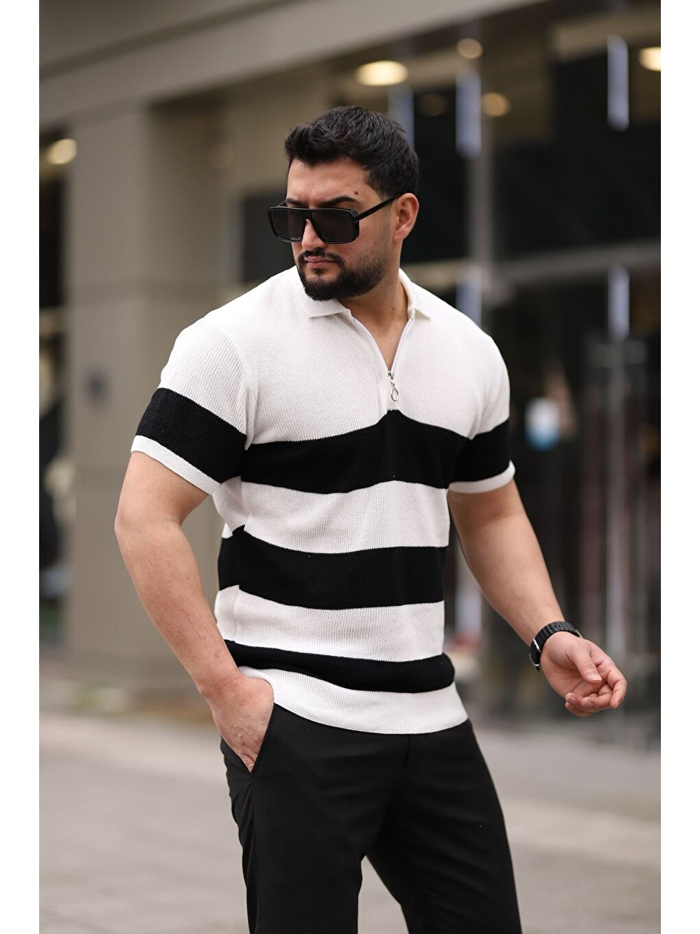 Beyaz Yarım Fermuarlı Polo Yaka Çizgili Triko Erkek Kısa Kollu Tişört