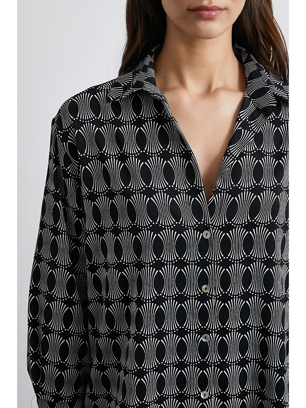 Geometrik Desenli Gömlek Siyah-1