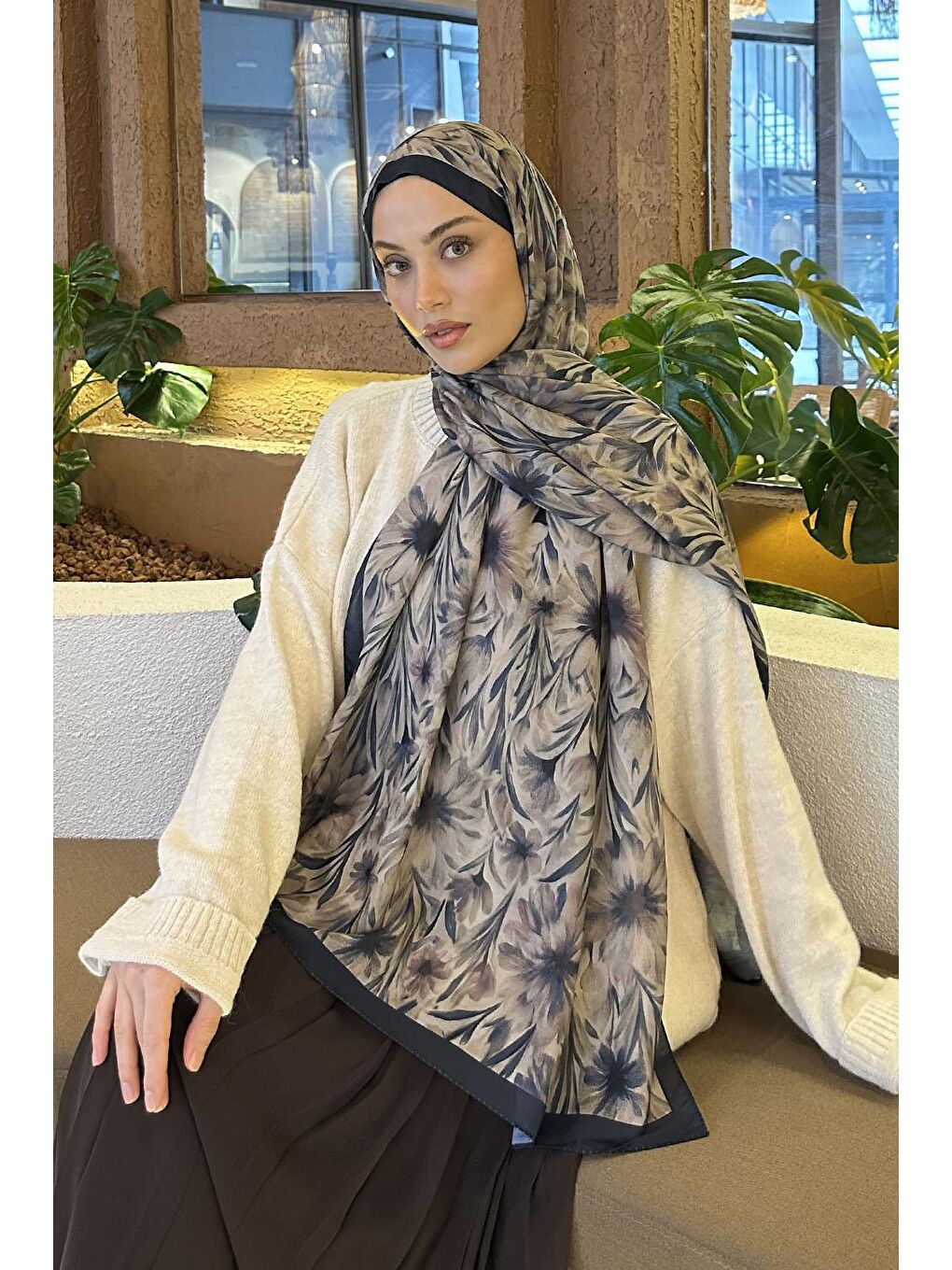 Daisy Flowers Desen Soft Pamuk Şal Lacivert Vizon-1