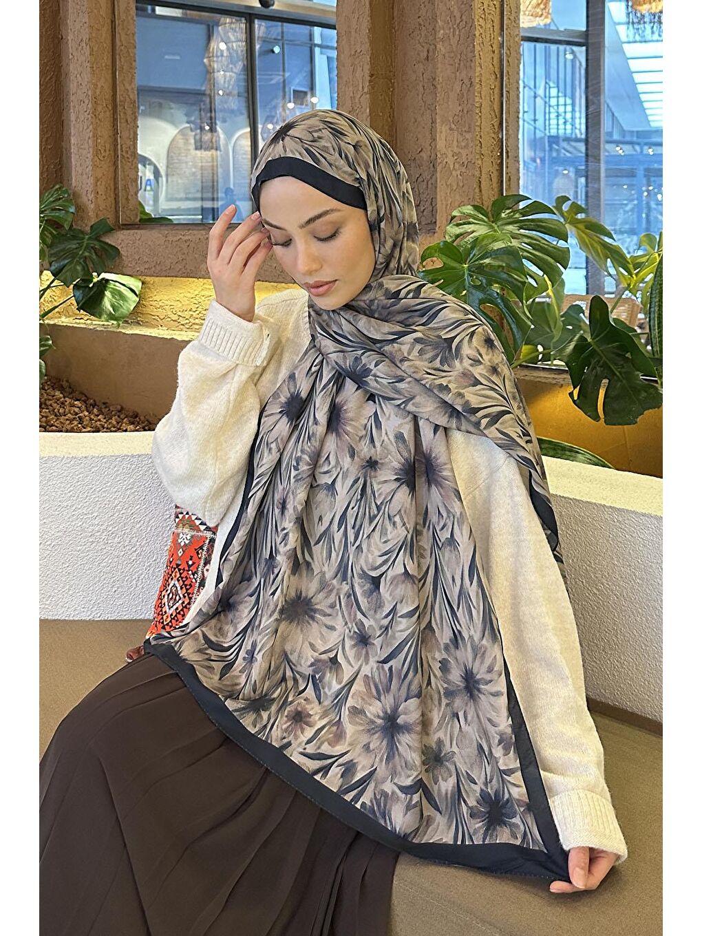 Daisy Flowers Desen Soft Pamuk Şal Lacivert Vizon-2