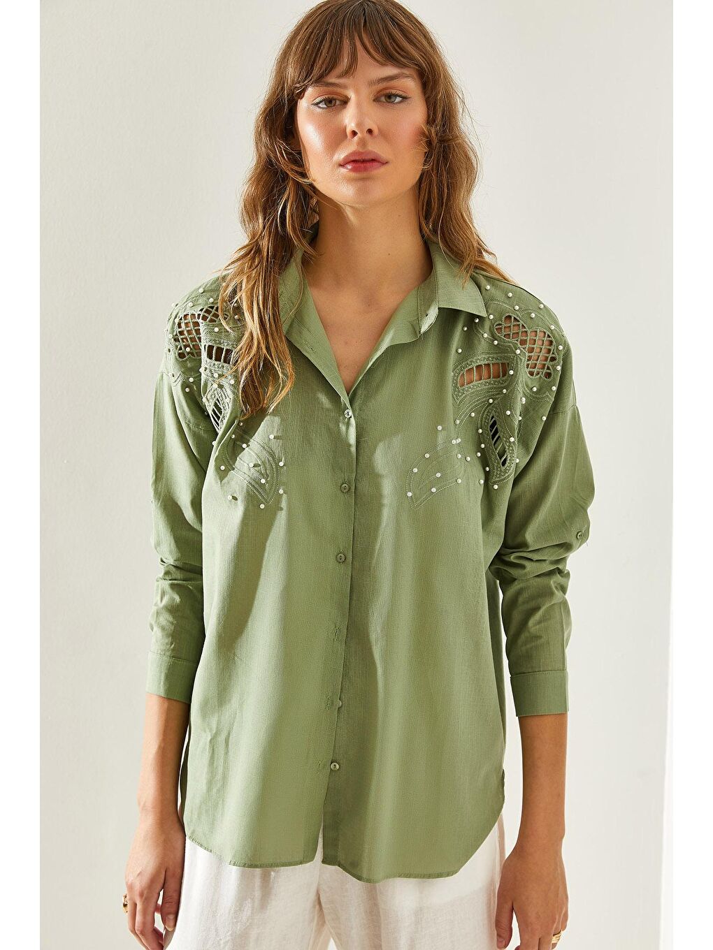 Yeşil Kadın Flam Keten İnci Taş Detaylı Lazer Kesim Uzun Kollu Gömlek