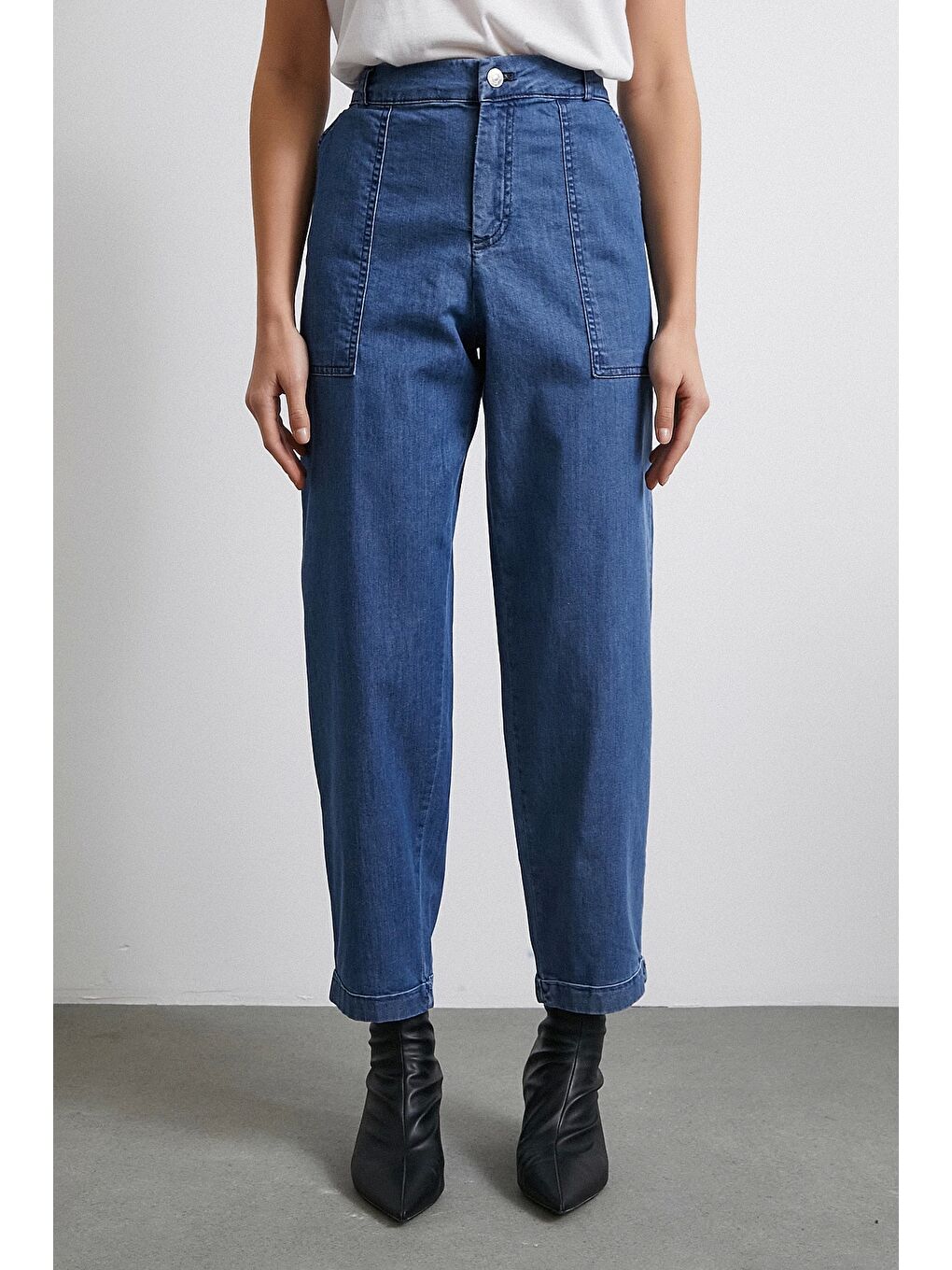 Cep Detaylı Paçası Katlamalı Mom Jean Mavi-4