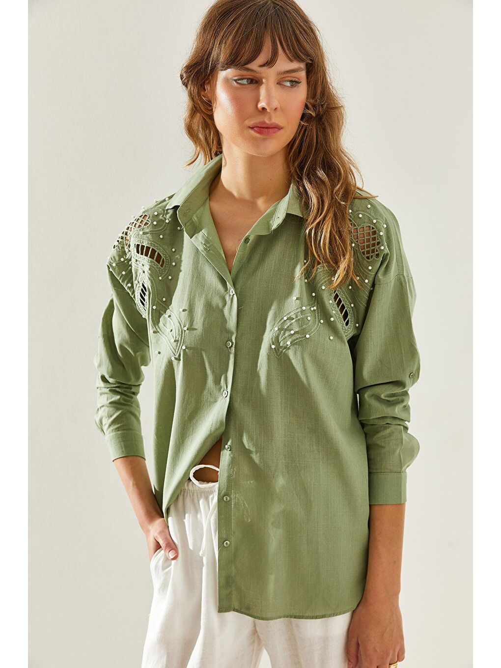 Yeşil Kadın Flam Keten İnci Taş Detaylı Lazer Kesim Uzun Kollu Gömlek-2