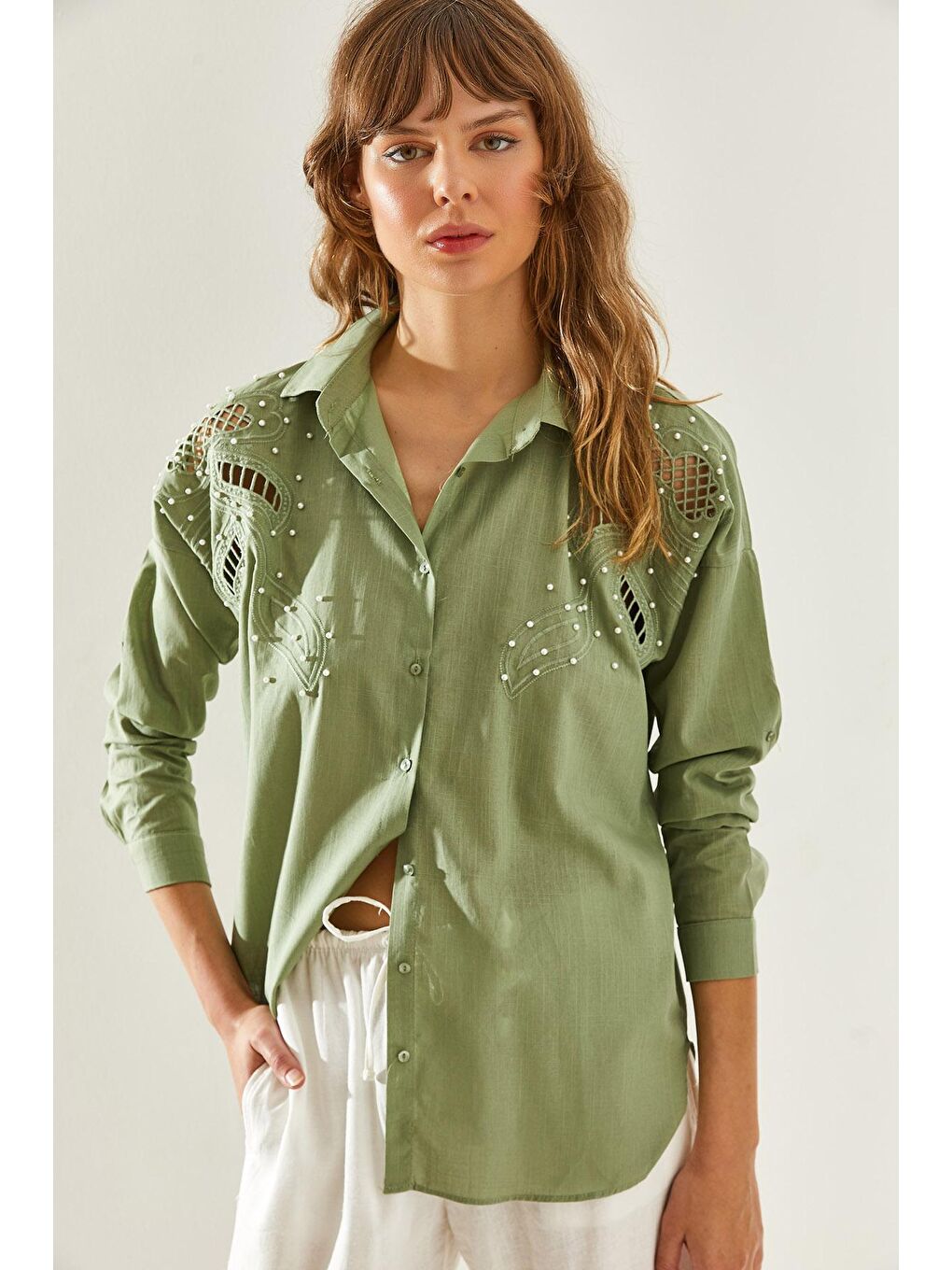 Yeşil Kadın Flam Keten İnci Taş Detaylı Lazer Kesim Uzun Kollu Gömlek-3