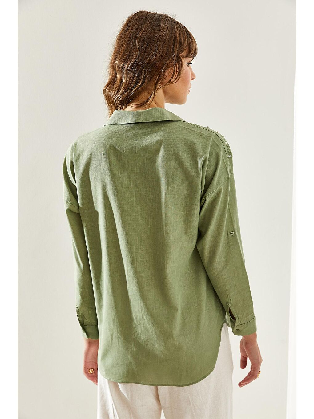 Yeşil Kadın Flam Keten İnci Taş Detaylı Lazer Kesim Uzun Kollu Gömlek-4