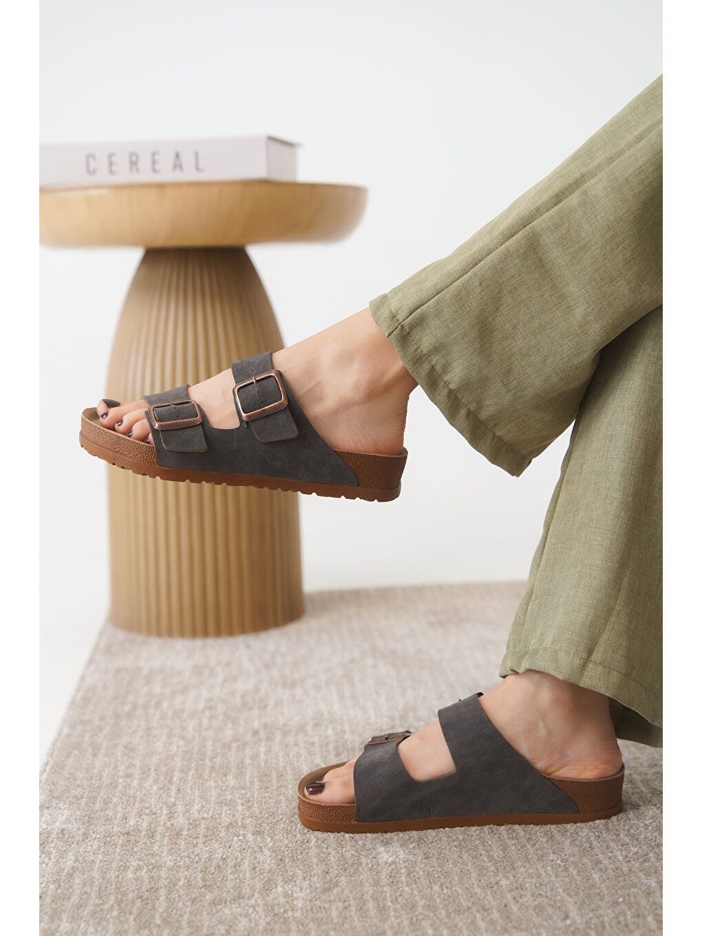 Kahverengi Arizona Günlük Ortopedik Unisex Tokalı Terlik-2