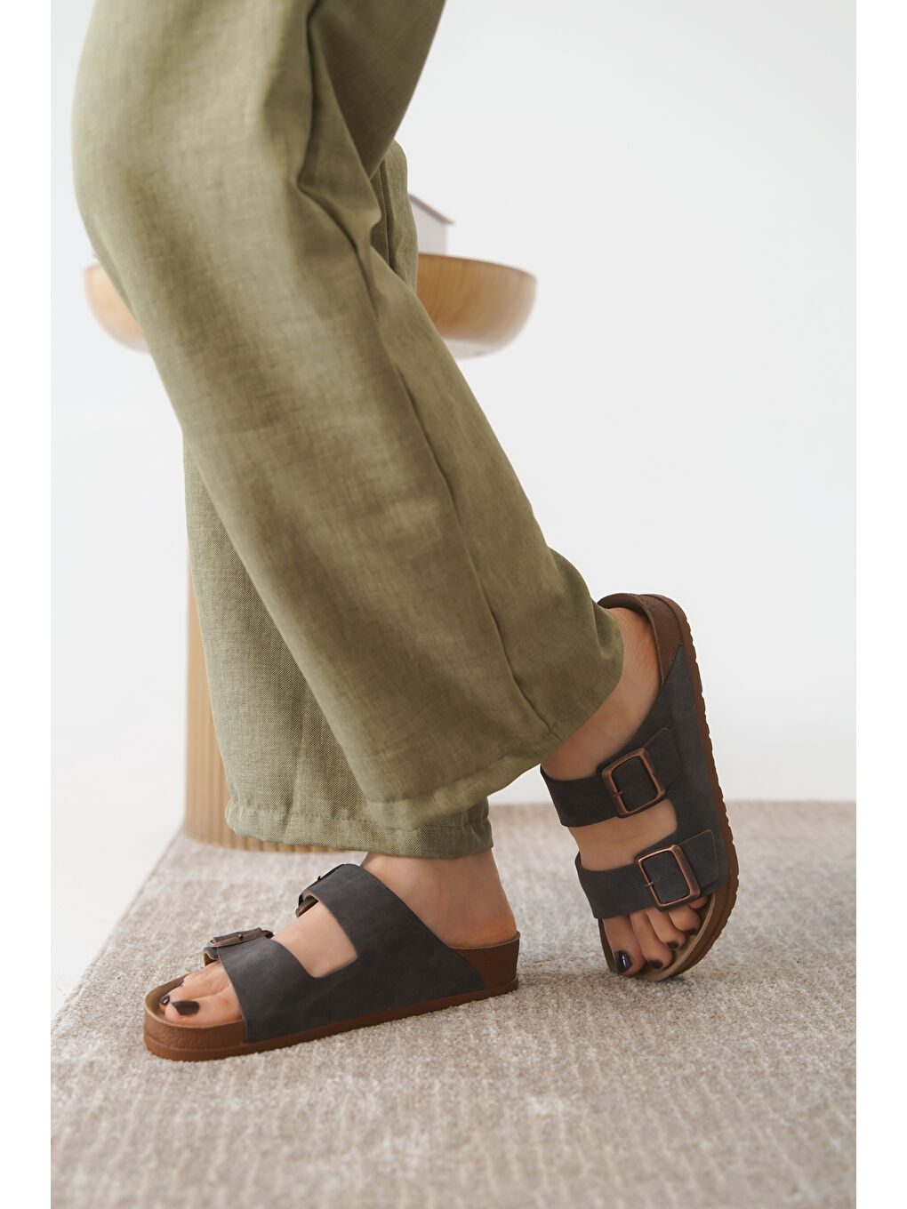 Kahverengi Arizona Günlük Ortopedik Unisex Tokalı Terlik-4