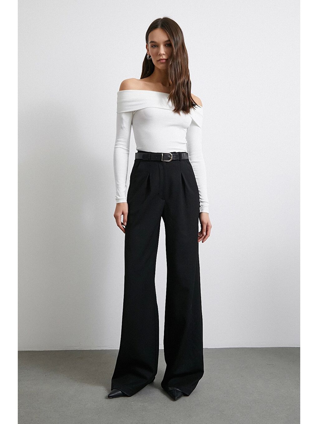 Omzu Açık Kaşkorse Bluz Beyaz-1