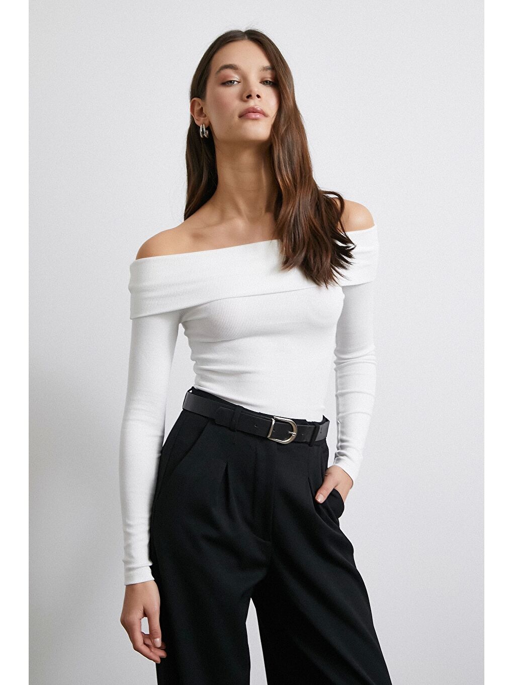 Omzu Açık Kaşkorse Bluz Beyaz-3