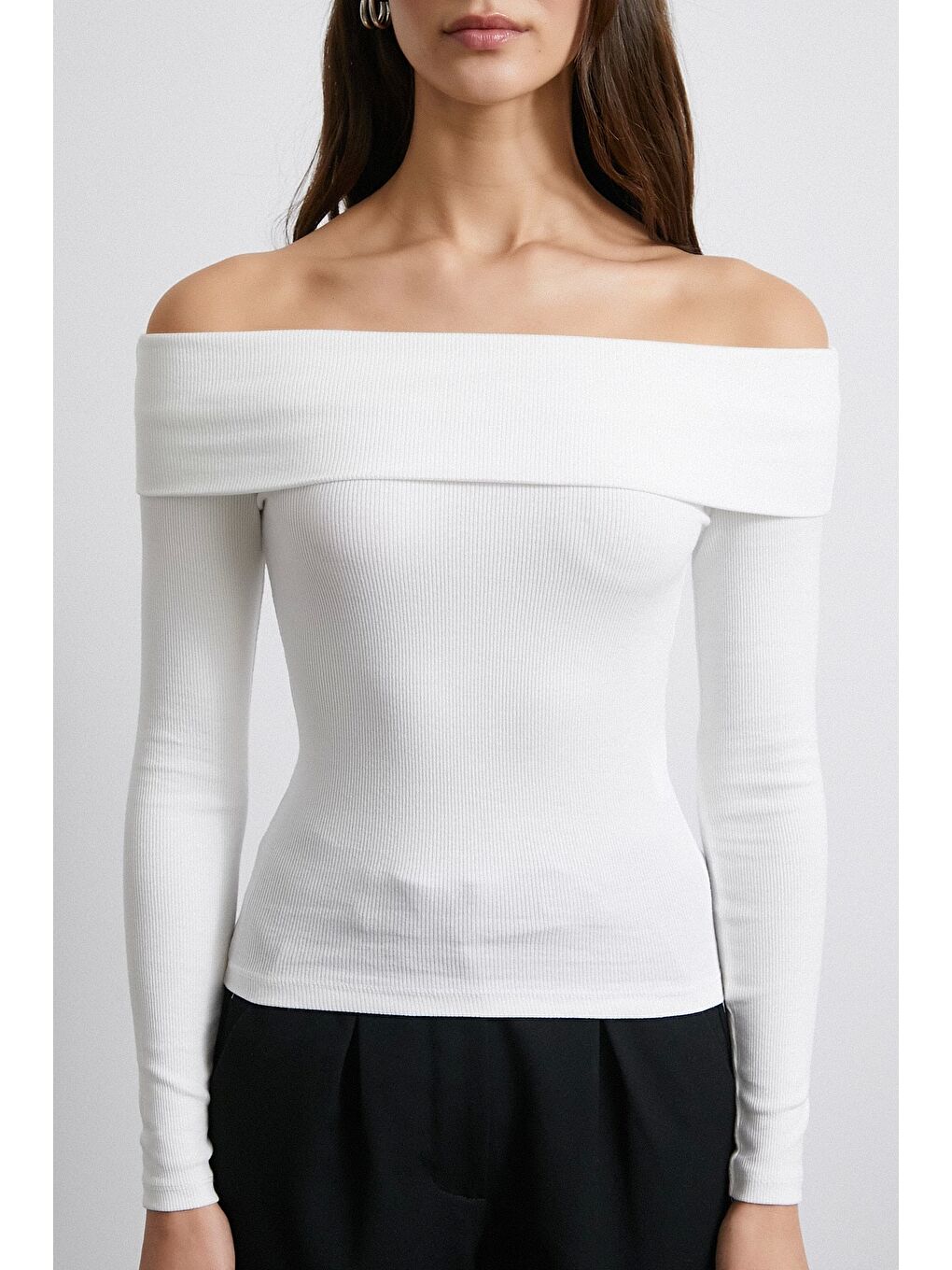 Omzu Açık Kaşkorse Bluz Beyaz-4