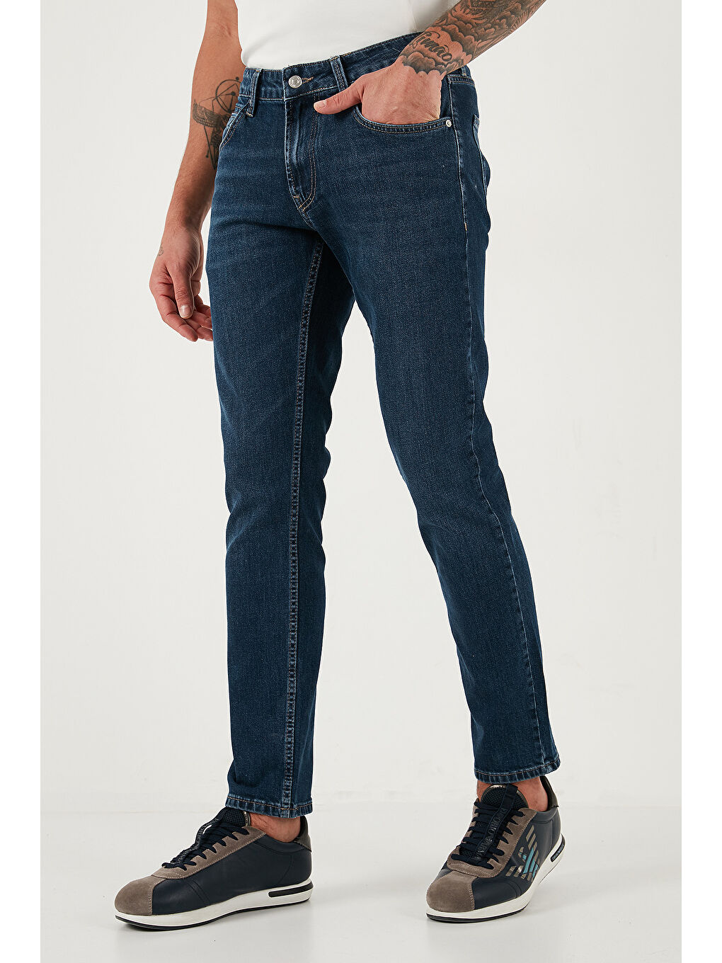 Mavi Pamuklu Regular Fit Normal Bel Boru Paça Jeans 2211C35PARMA-3