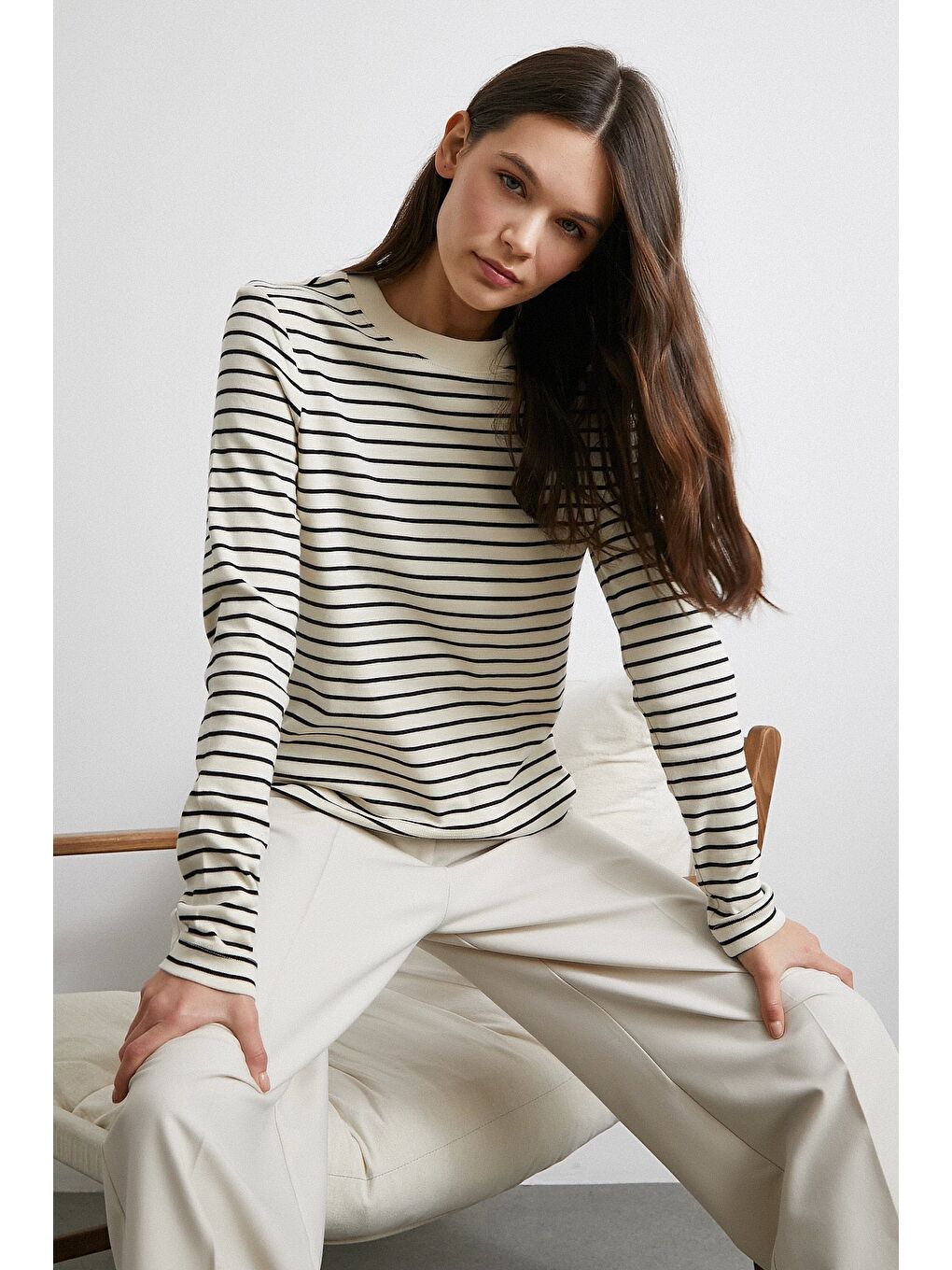Yakası Ribanalı Çizgili Bluz Ekru-3