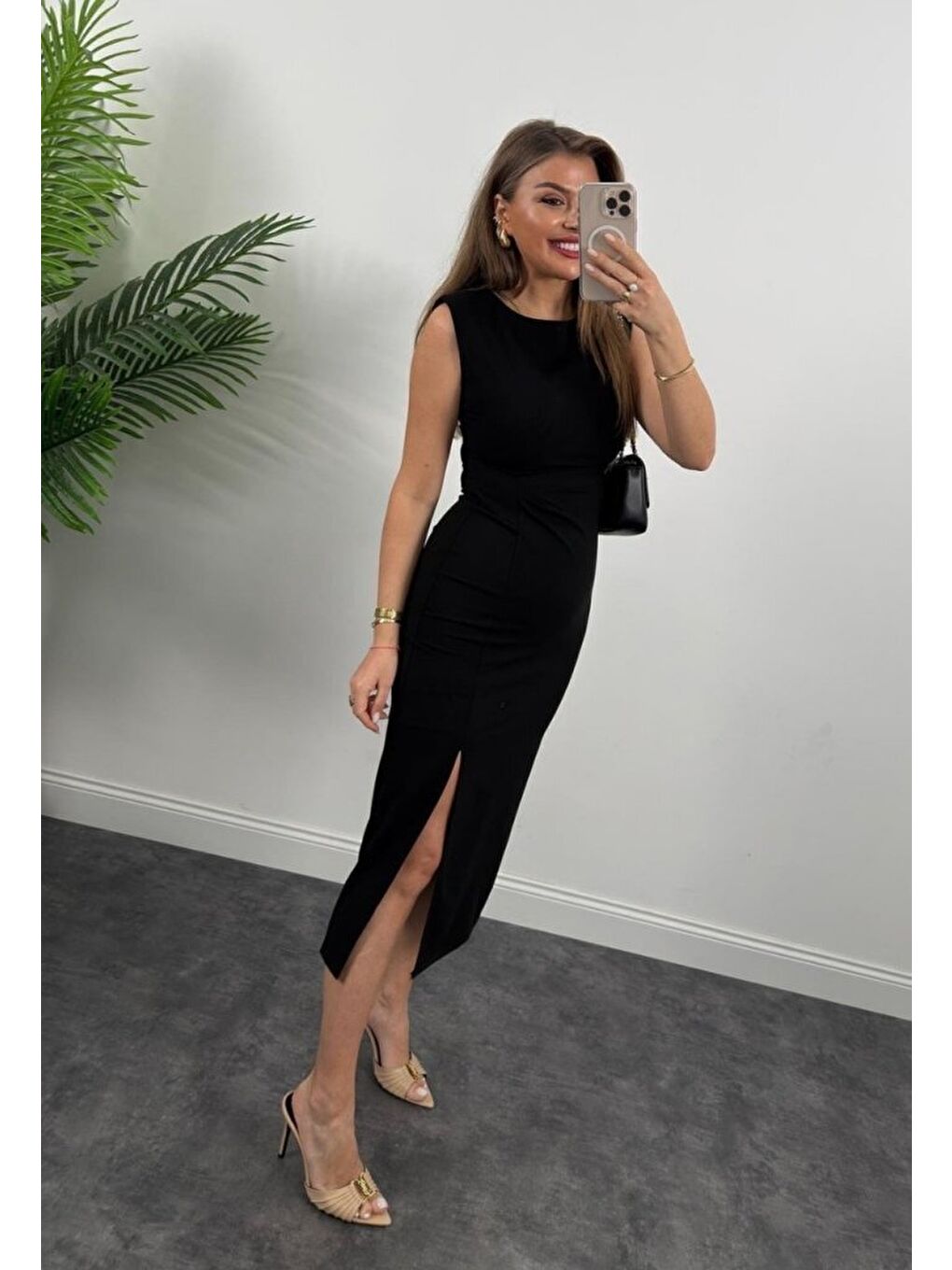 Siyah Kadın Askılı Kolsuz Belden Büzgülü Yırtmaçlı Midi Janjan Krep Elbise-1