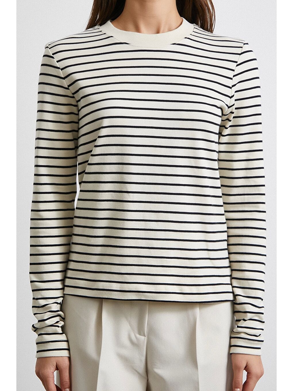 Yakası Ribanalı Çizgili Bluz Ekru-4