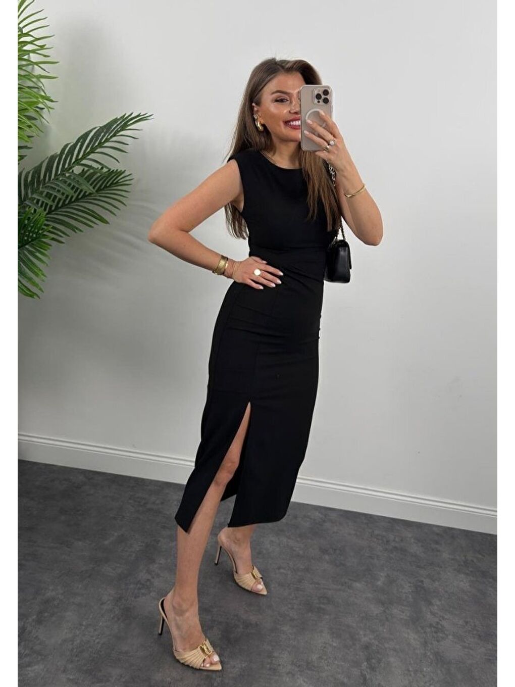 Siyah Kadın Askılı Kolsuz Belden Büzgülü Yırtmaçlı Midi Janjan Krep Elbise-2