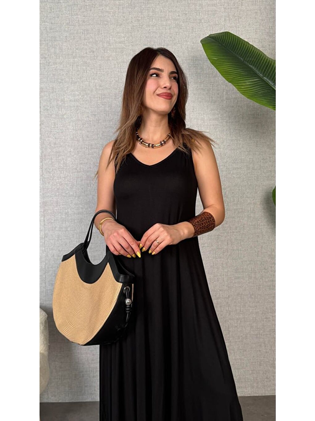 Siyah Kadın çan Dokuma Kumaş V Yaka Asimetrik Kesim Elbise-3