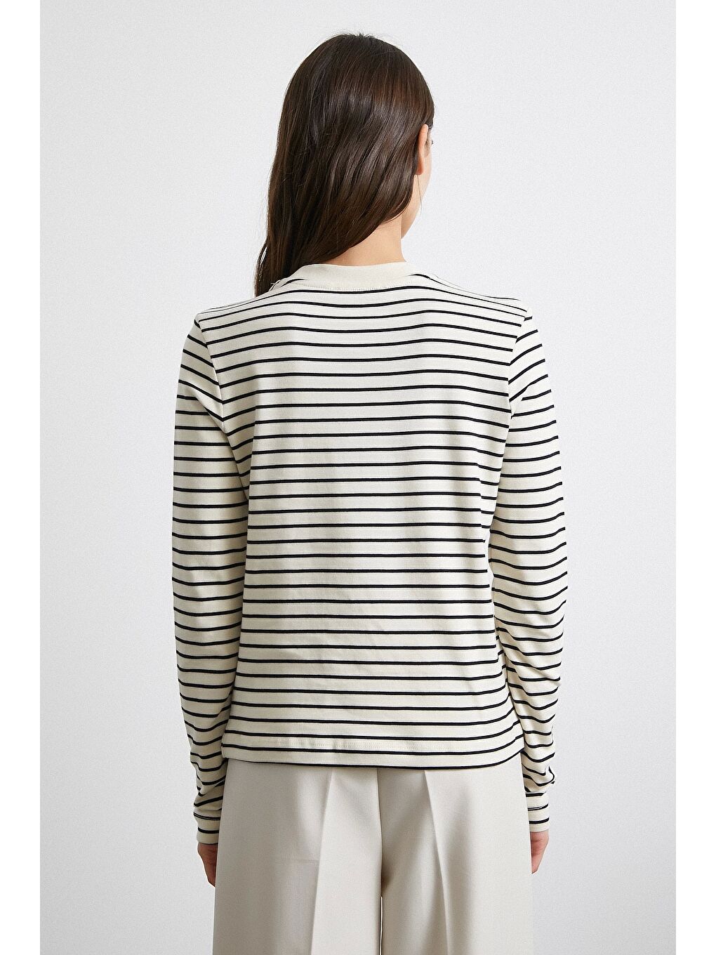 Yakası Ribanalı Çizgili Bluz Ekru-5