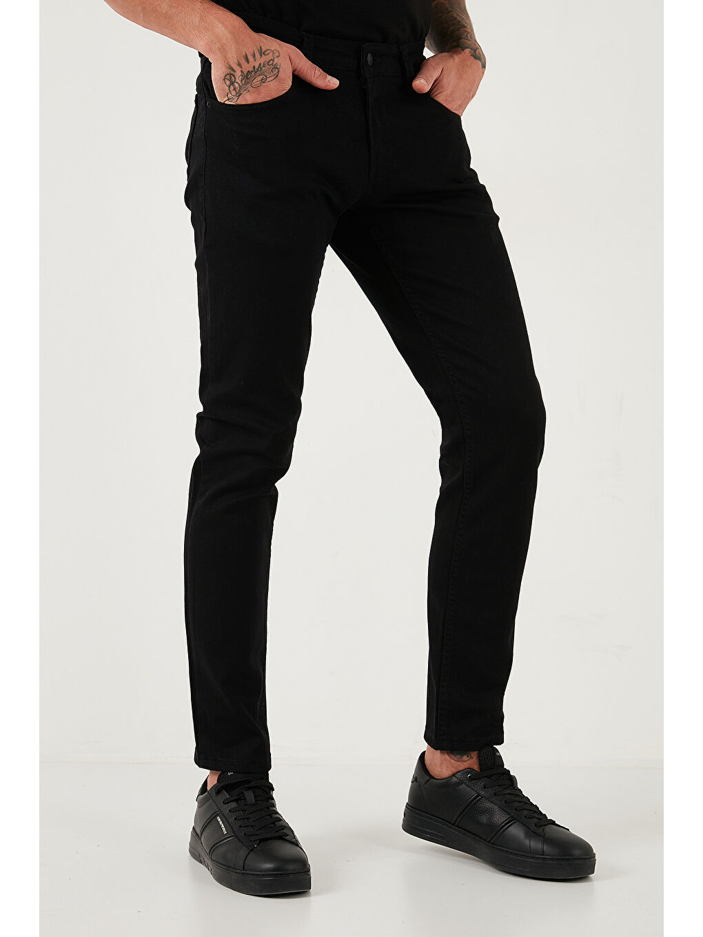 Siyah Pamuklu Regular Fit Normal Bel Boru Paça Jeans 2211C01PARMA-5