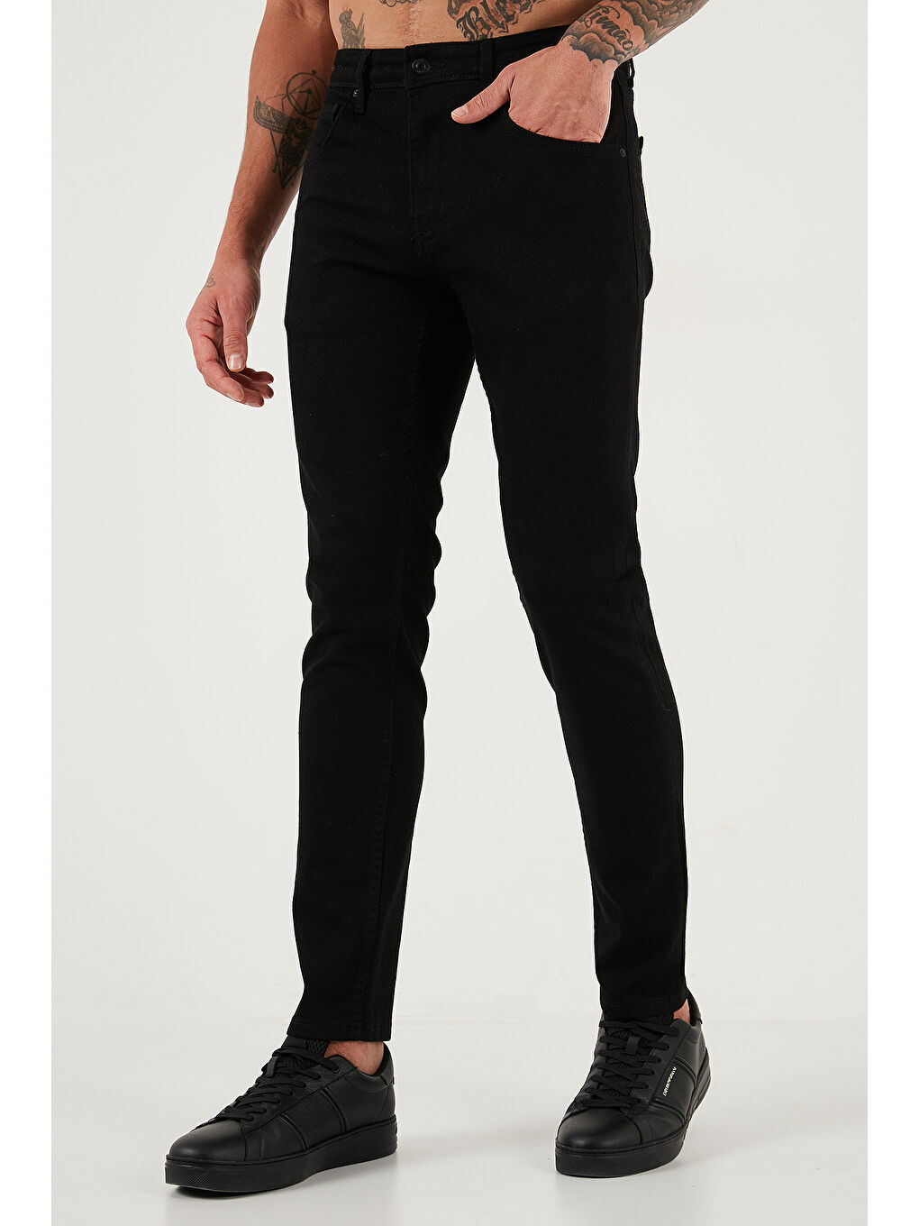 Siyah Pamuklu Slim Fit Yüksek Bel Dar Paça Jeans 3300C01TOKYO-2