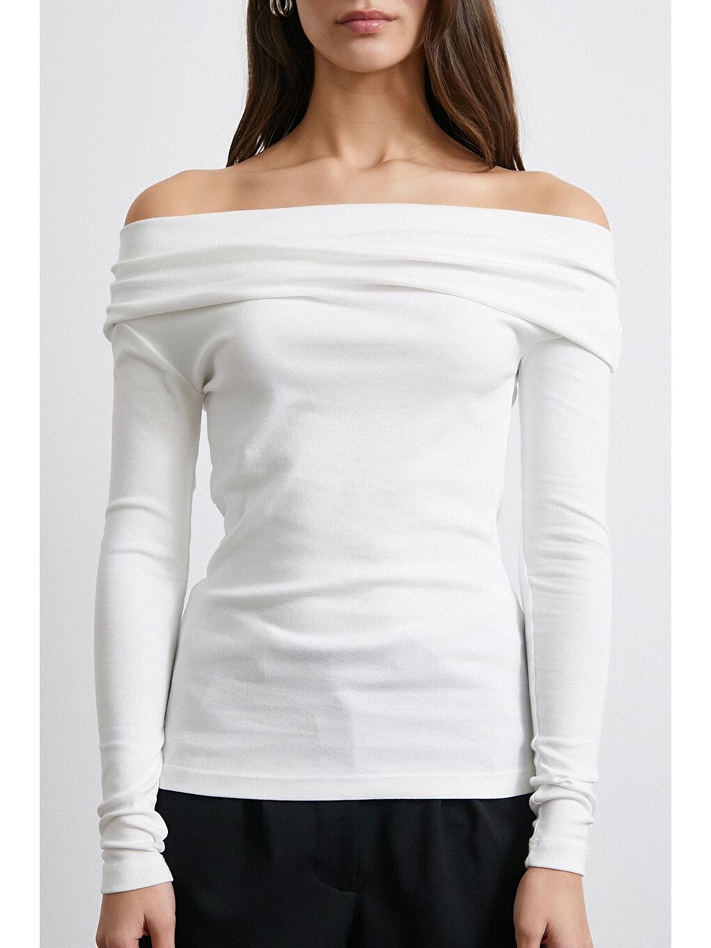 Omzu Büzgülü Bluz Beyaz-1