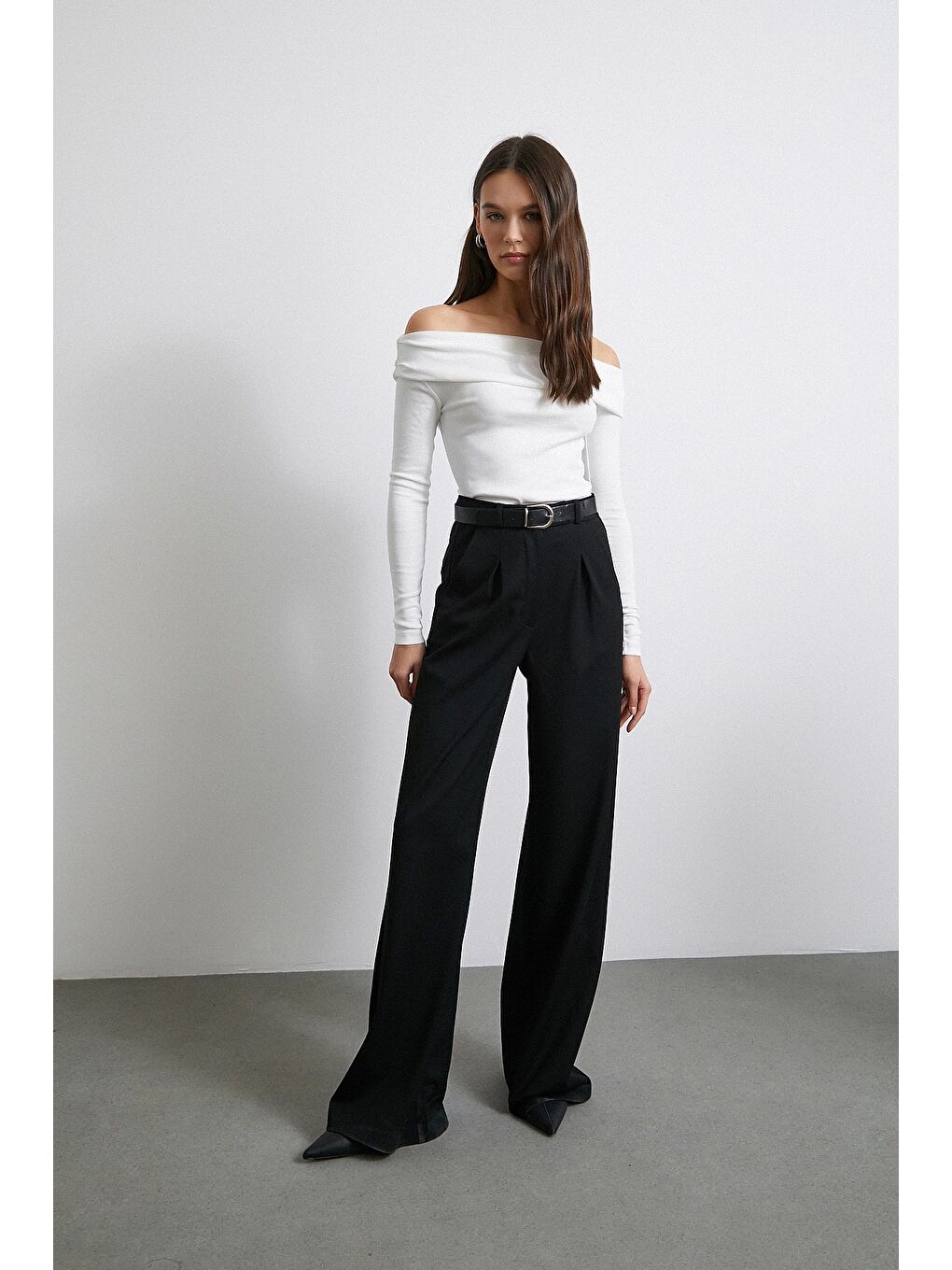 Omzu Büzgülü Bluz Beyaz-3