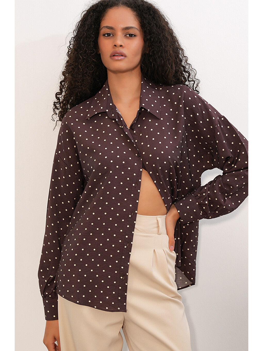 Kadın Oversize Puantiyeli Gömlek 20392 - Kahverengi-2