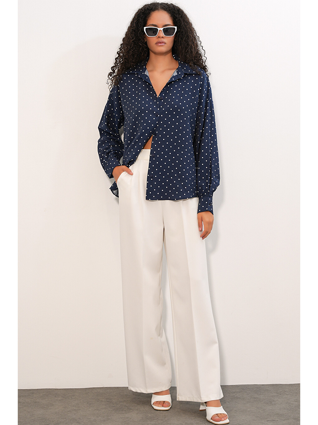 Kadın Oversize Puantiyeli Gömlek 20392 - Lacivert-1