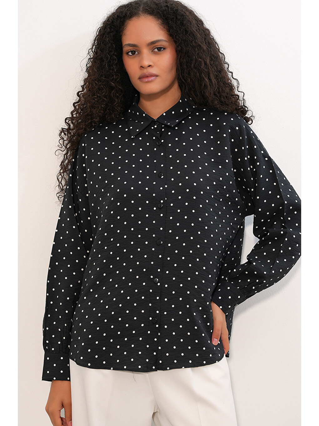 Kadın Oversize Puantiyeli Gömlek 20392 - Siyah-1
