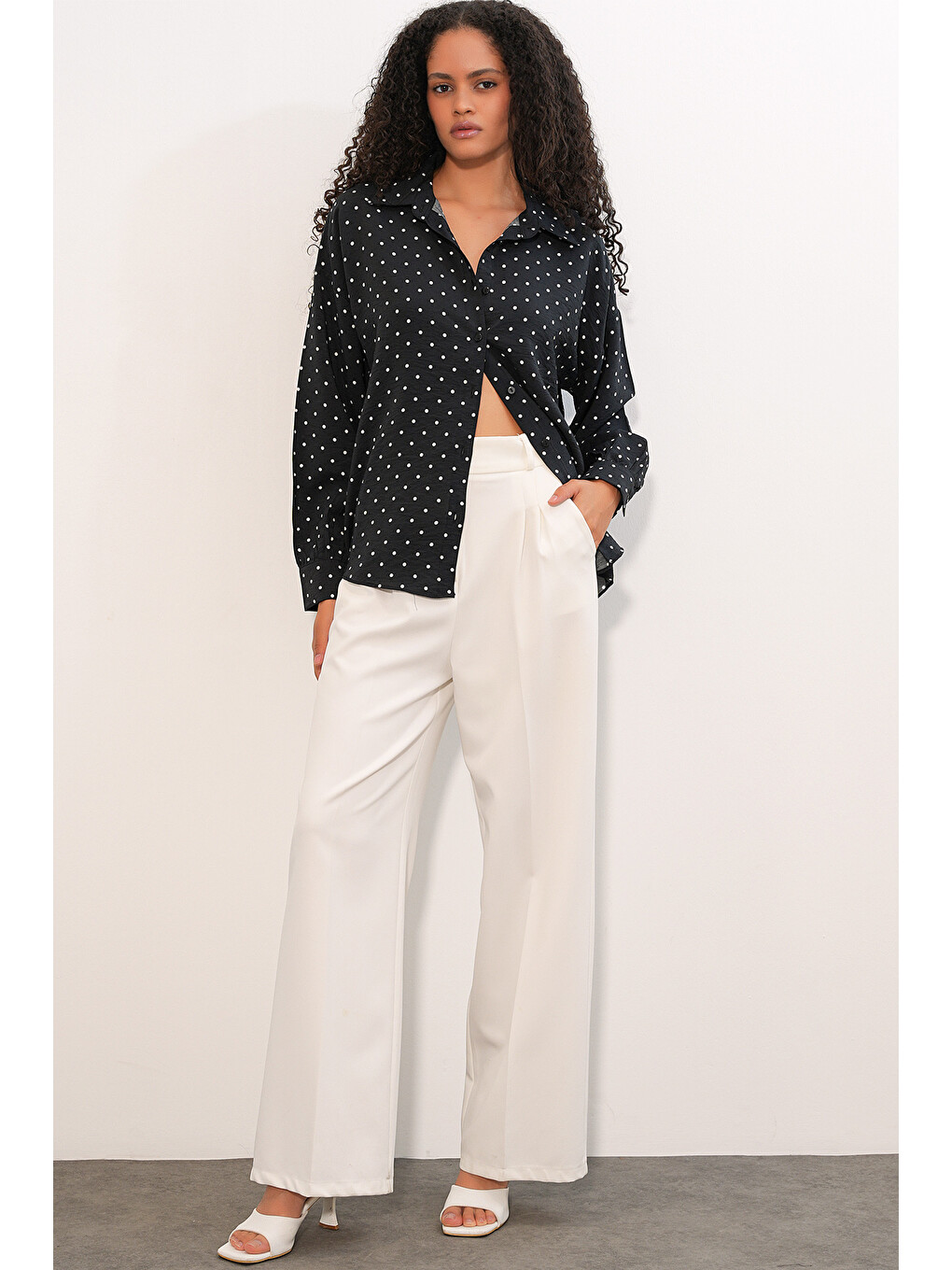 Kadın Oversize Puantiyeli Gömlek 20392 - Siyah-2