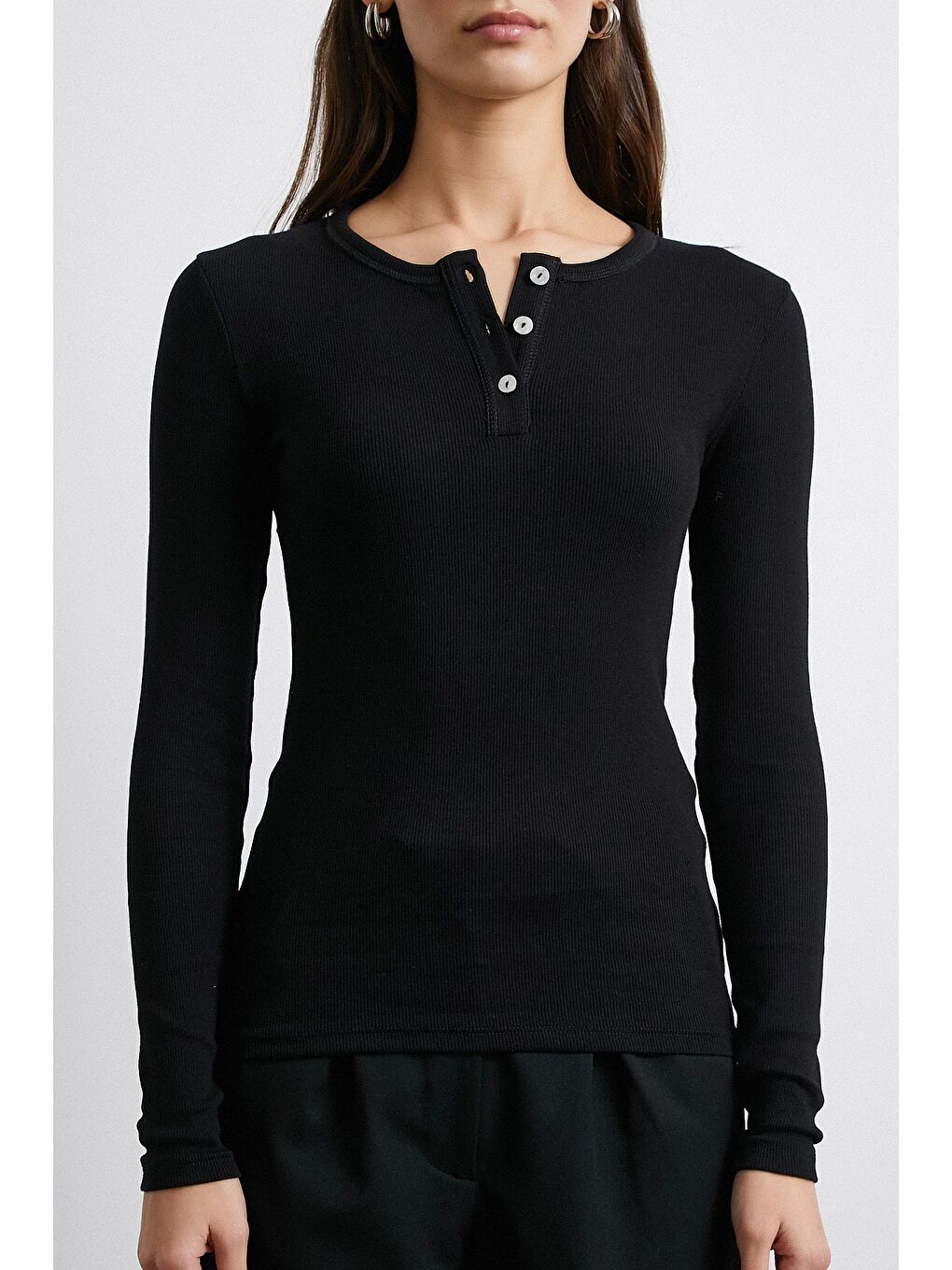 Patlı Düğmeli Bluz Siyah-4