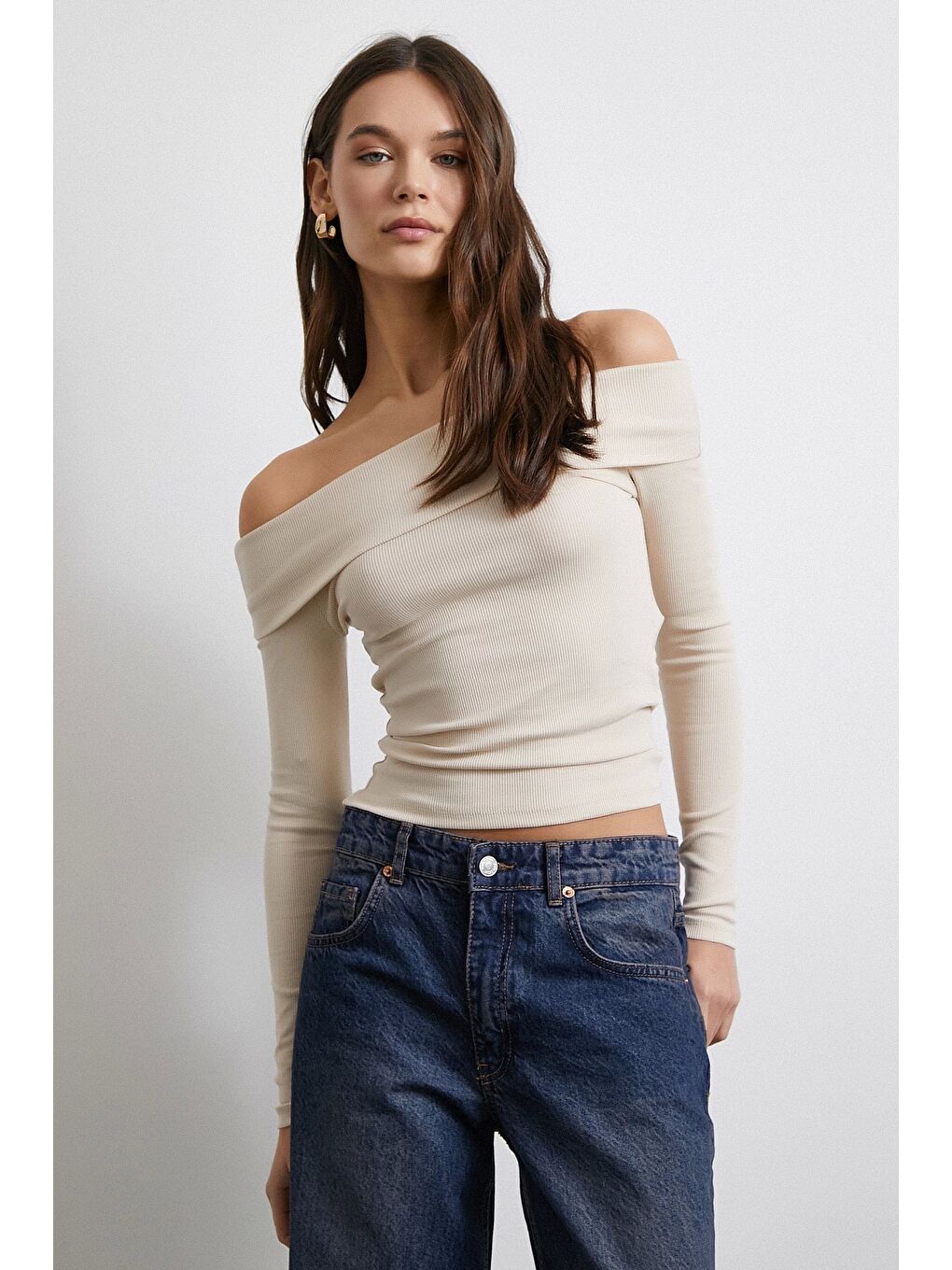 Omzu Açık Kaşkorse Bluz Bej-3