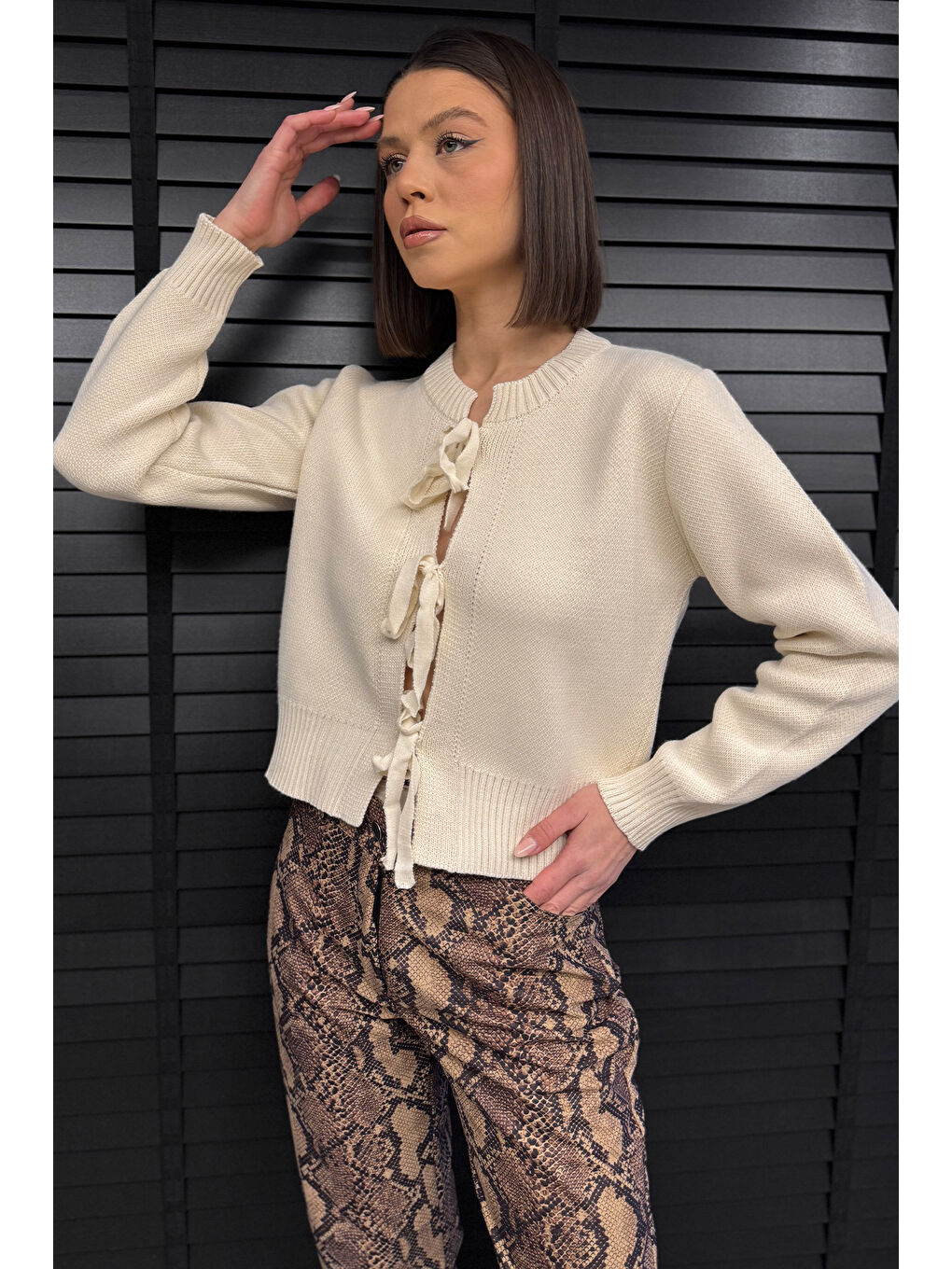 Ekru Kadın Ön Bağlamalı Triko Ceket-1