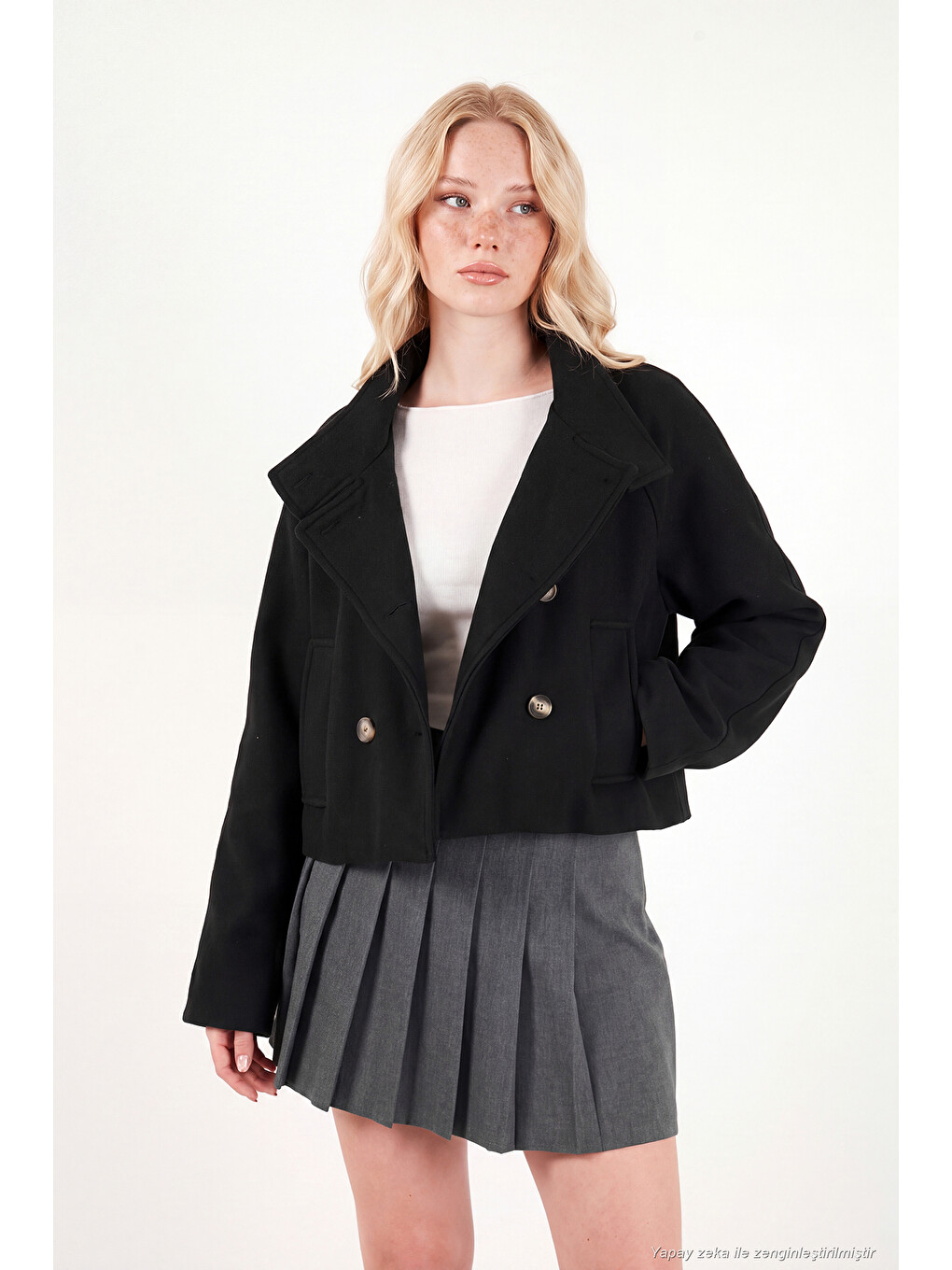 Siyah Dik Yaka Düğmeli Kısa Kadın Kaşe Mont 611aw115-2