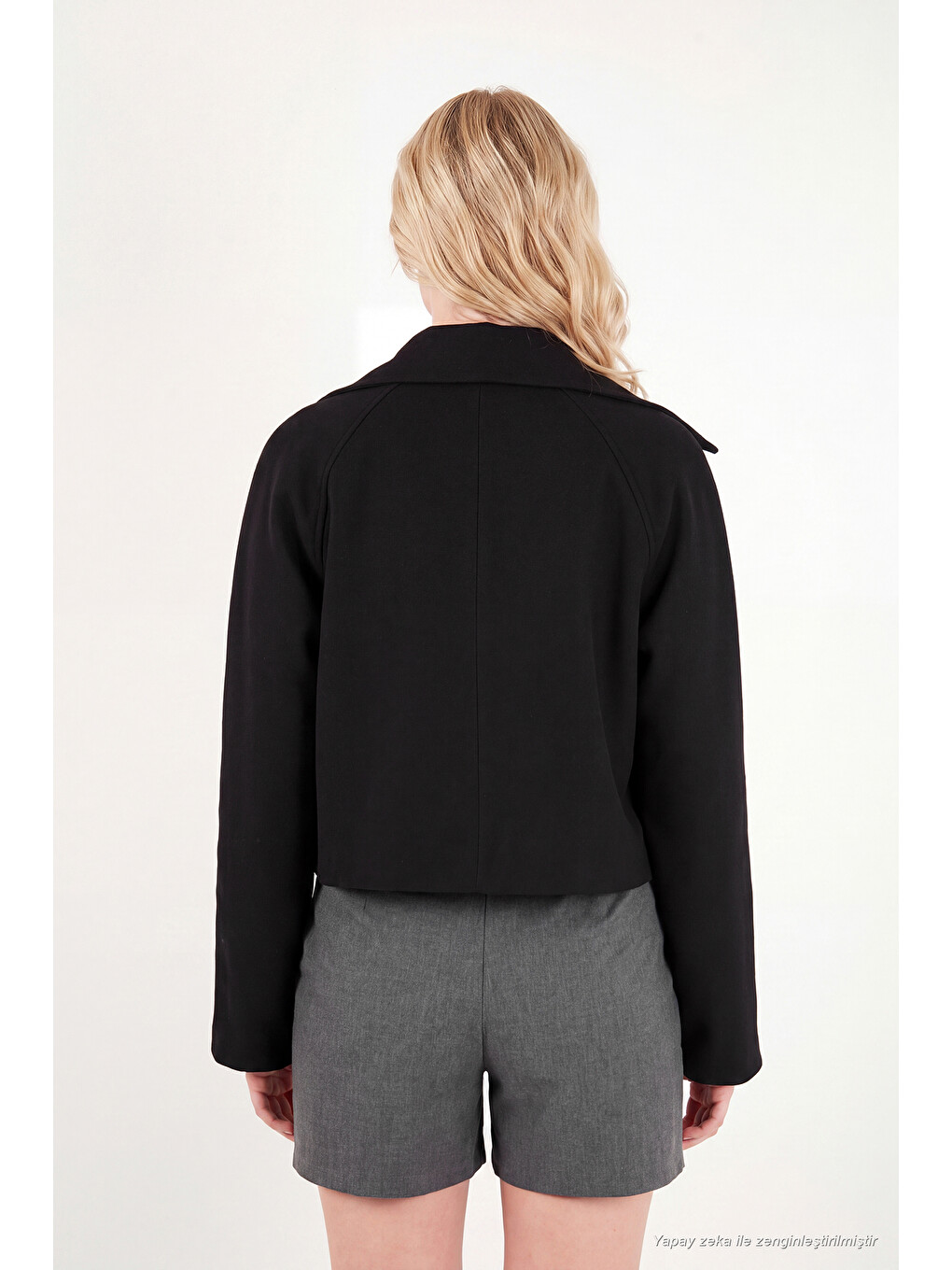 Siyah Dik Yaka Düğmeli Kısa Kadın Kaşe Mont 611aw115-6