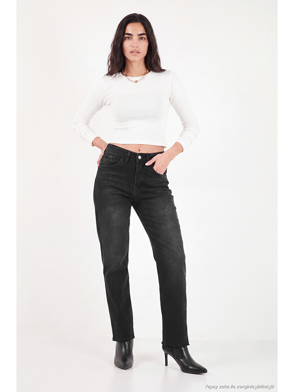 Siyah Pamuklu Yüksek Bel Düz Paça Jeans 7031007-1