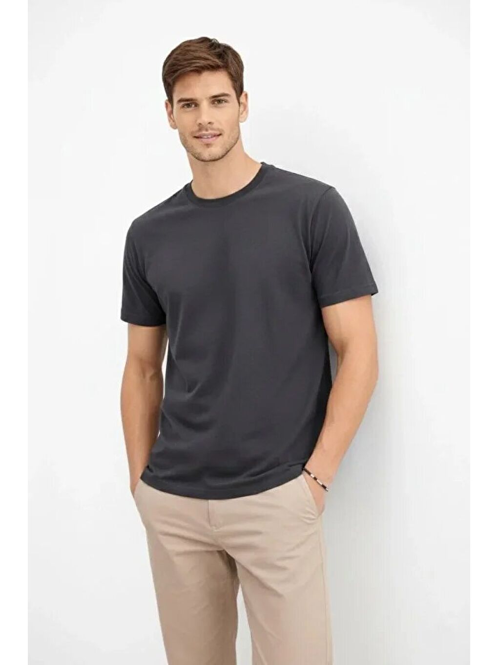 Gri Erkek Bisiklet Yaka Tişört Regular Kalıp Basic Pamuklu Günlük Kullanım Tişört-1
